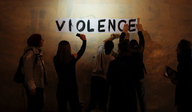 «ΕΠΕΙΣΟΔΙΟ ΒΙΑΣ ΣΤΟ ΝΟΣΟΚΟΜΕΙΟ»